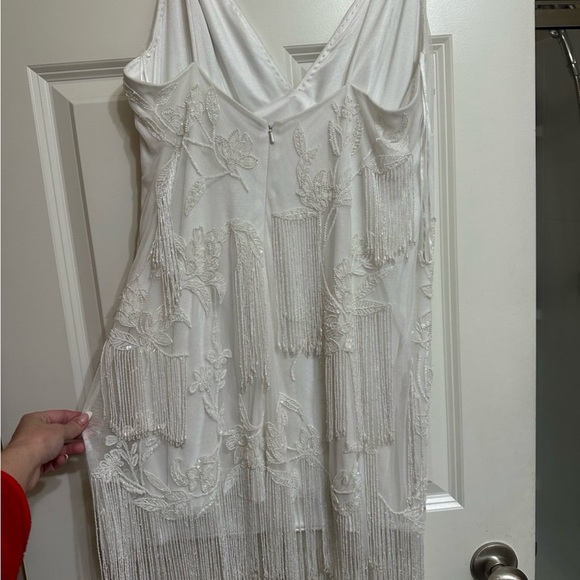 Elegant White Fringe Dress - Picture 5 of 8